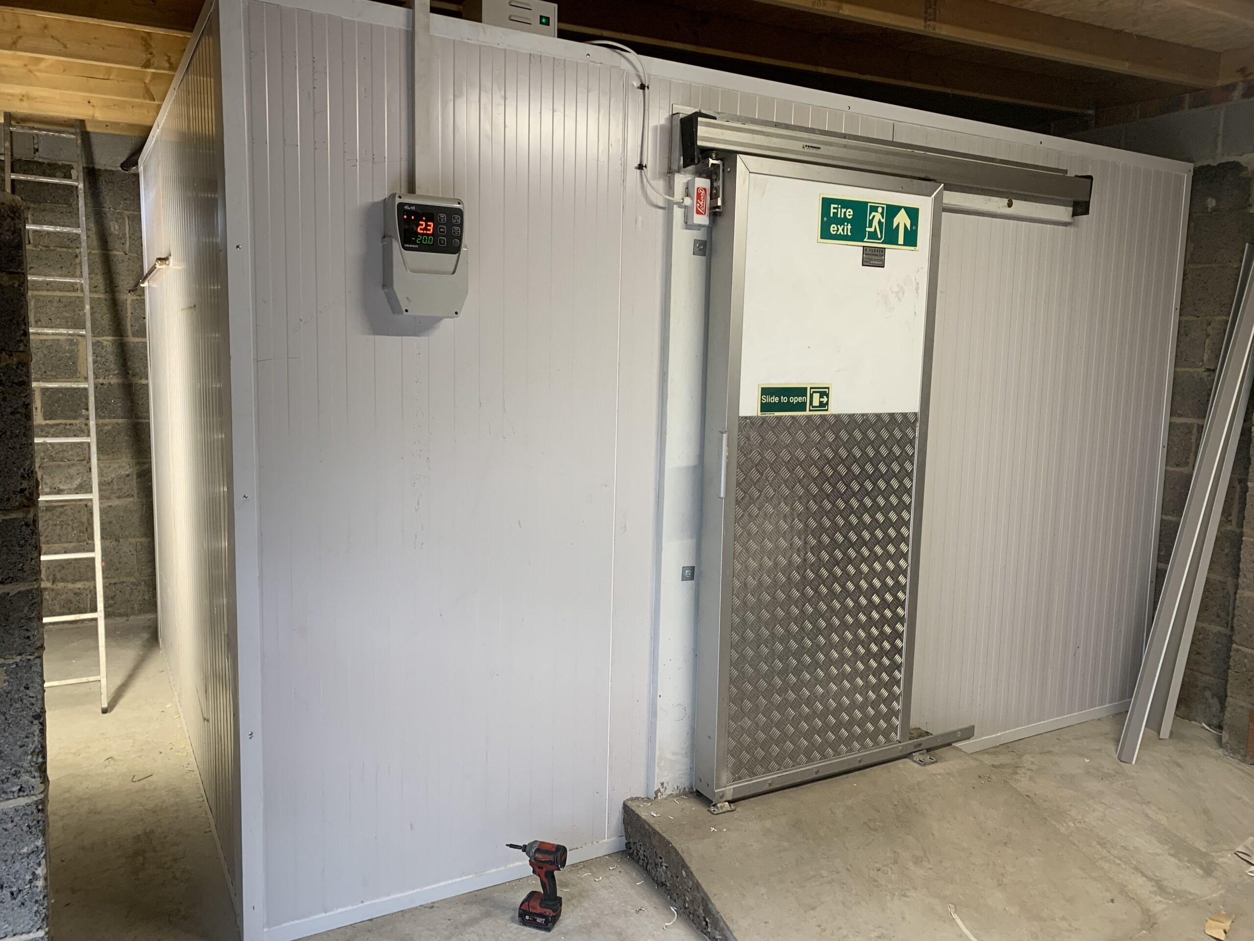 Bespoke cold room and freezer panels