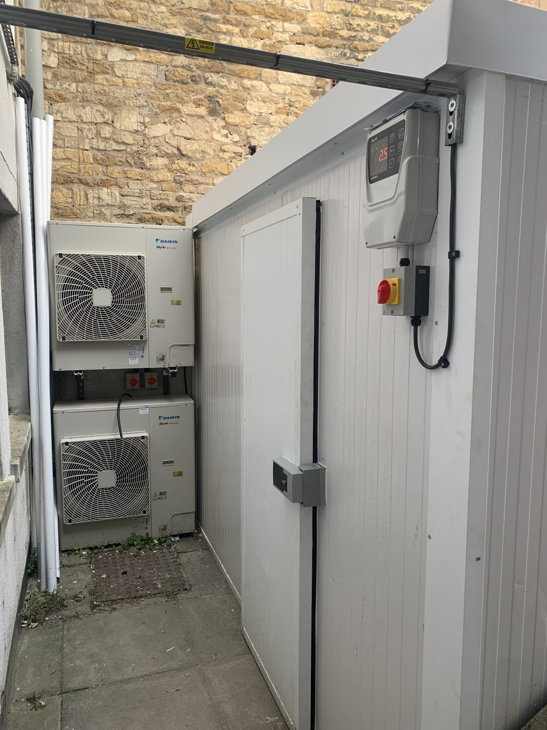 Commercial refrigeration maintenance